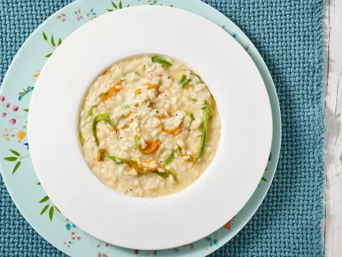 Risotto ai fiori di zucca cremoso, il segreto è la mantecatura