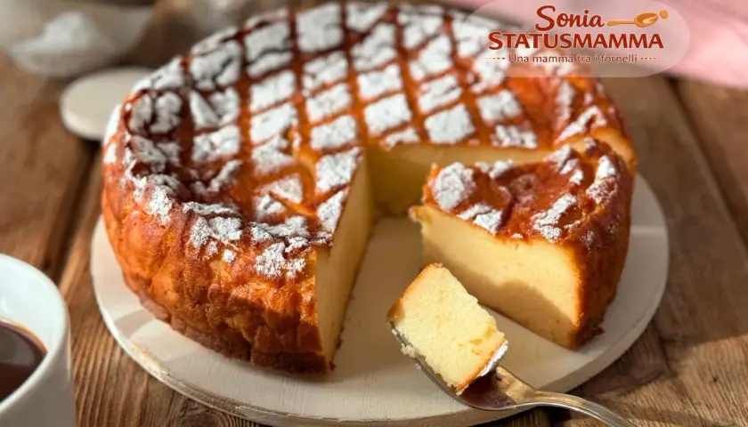 Delizioso migliaccio napoletano ricetta della nonna, spolverato di zucchero a velo. Un dolce che profuma di casa e tradizione.