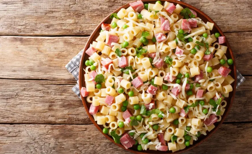 Pasta con prosciutto cotto cremosa, pronta in 25 minuti