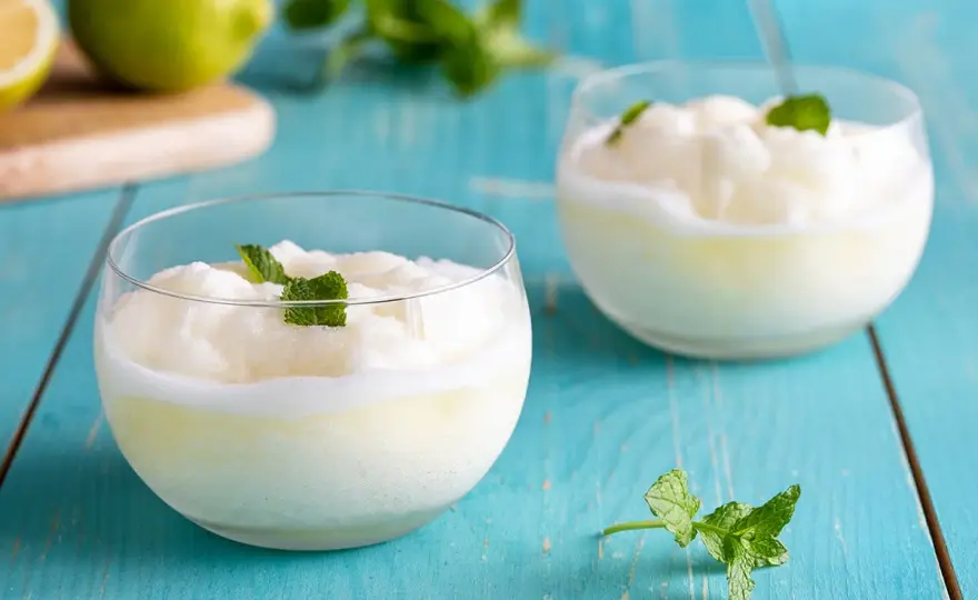 Sorbetto al limone senza albume, cremoso anche senza gelatiera