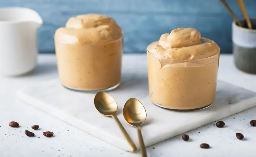 Crema al caffè senza panna, pronta in 5 minuti