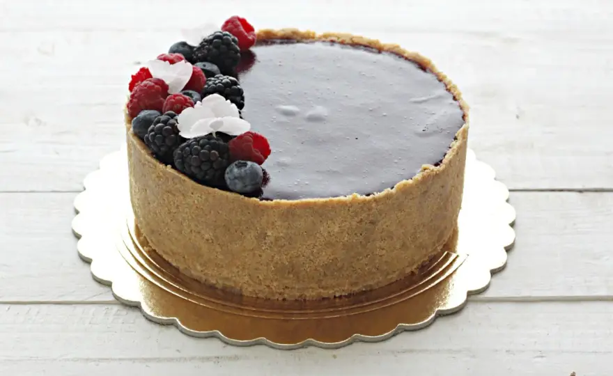 Cheesecake ai frutti di bosco senza cottura, facile e cremosa