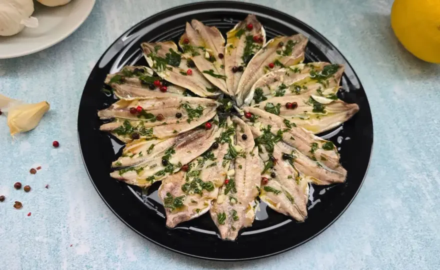 Alici marinate, ricetta e tempi per prepararle in sicurezza