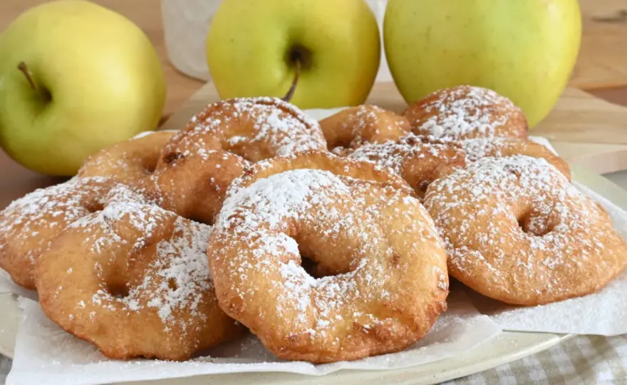 Frittelle di mele croccanti, la ricetta per farle bene