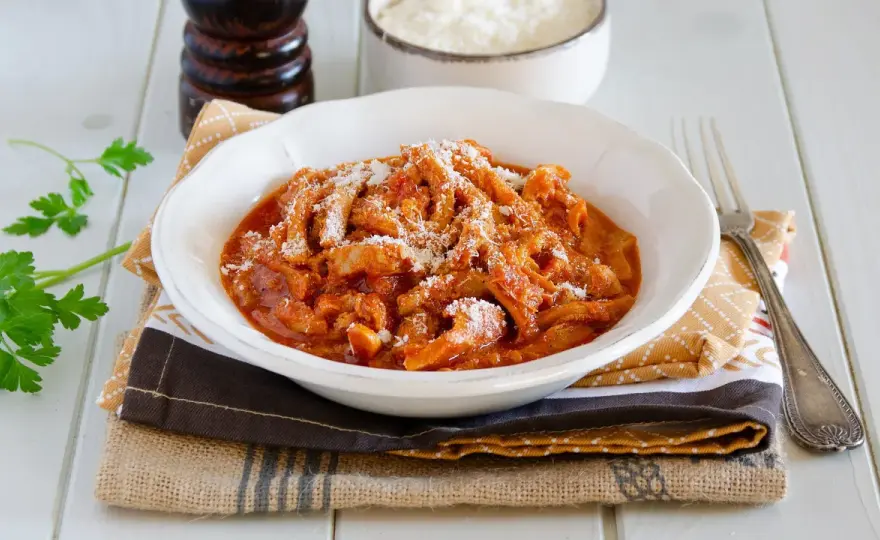 Trippa alla parmigiana, morbida e cremosa con cottura lenta