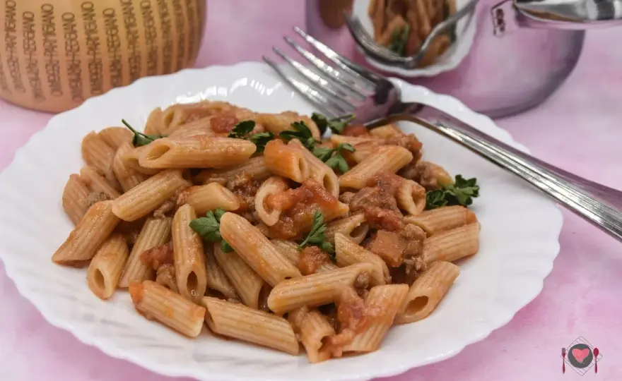 Pasta con salsiccia in 30 minuti - ricetta e varianti