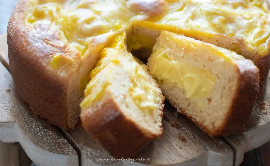 Torta al limone velocissima senza burro, soffice e facile