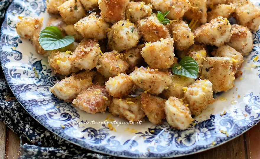 Spezzatino di pollo morbido e saporito - ricetta in bianco