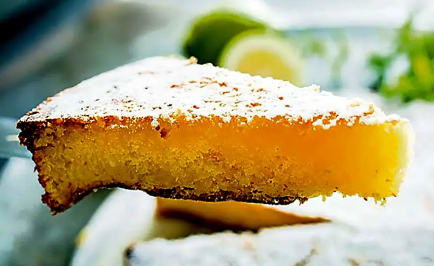 Torta caprese al limone, il segreto per un centro morbido