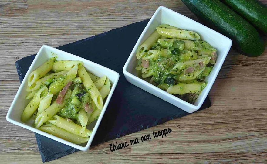 Pasta zucchine e pancetta cremosa senza panna