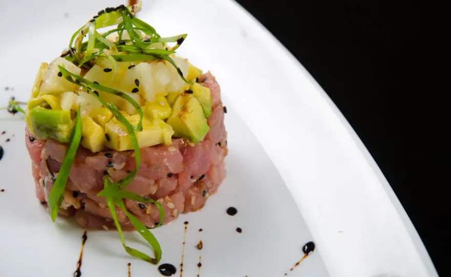 Tartare di tonno fatta bene - ricetta, sicurezza e abbinamenti