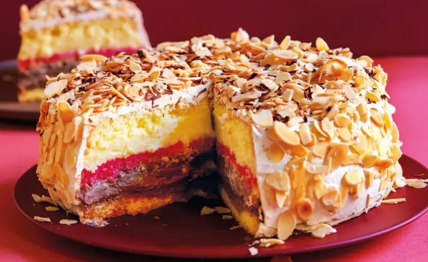 Pizza dolce abruzzese, la ricetta morbida con alchermes