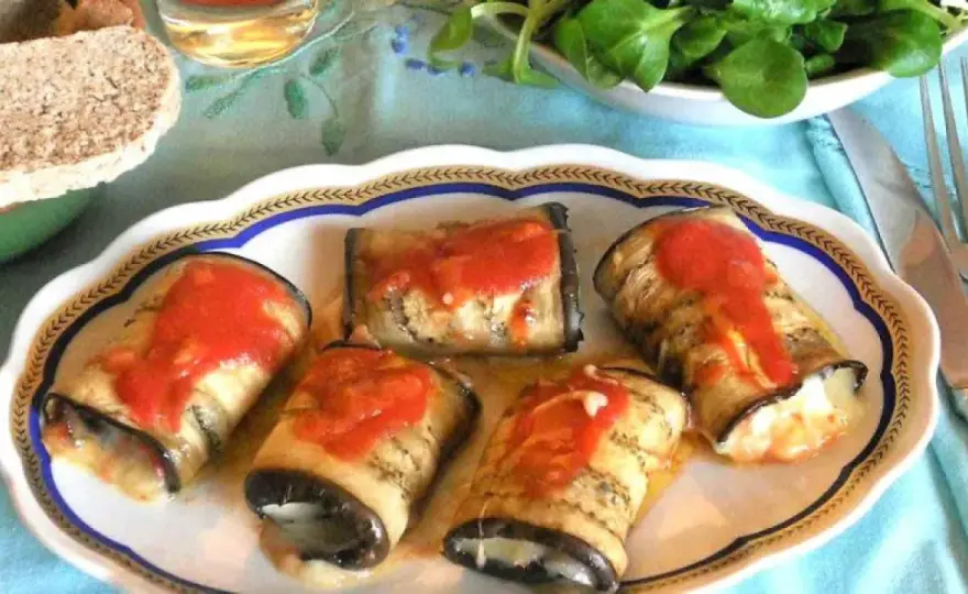Involtini di melanzane al forno morbidi e filanti