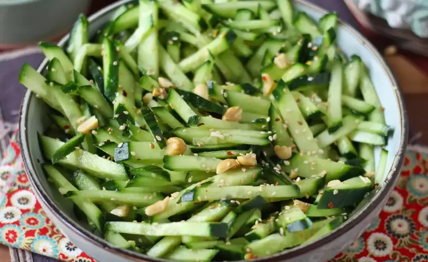 Insalata di cetrioli croccante - ricetta, trucchi e varianti