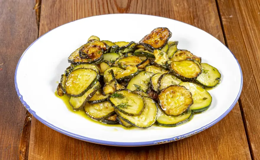 Zucchine alla poverella, il contorno pugliese da fare bene