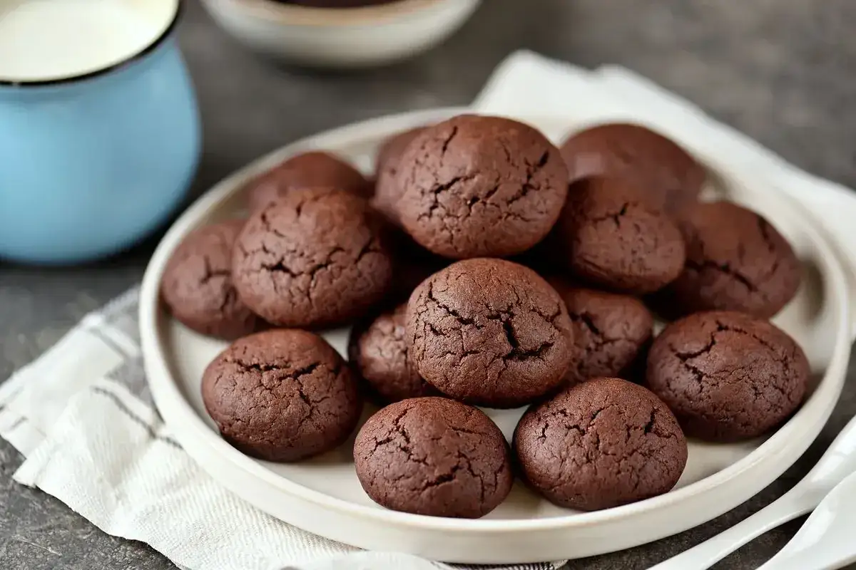Deliziosi cioccolatini, perfetti per la tua ricetta crumble cookies. Croccanti fuori e morbidi dentro, ideali con un bicchiere di latte.